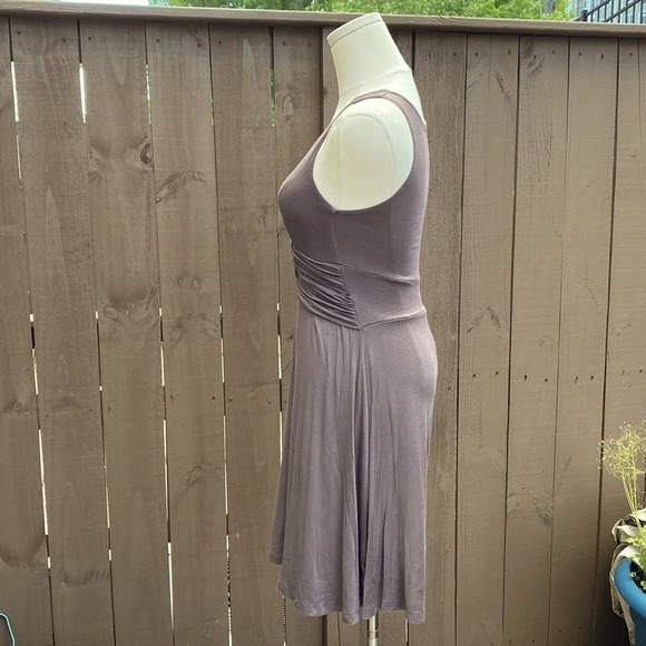 🌸 Soprano jersey swing dress with front ruching in brown size medium - Picture 8 of 10